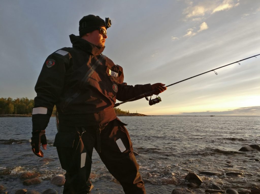 Opastettuja meritaimenen kalastusmatkoja Kokkolan saaristossa.